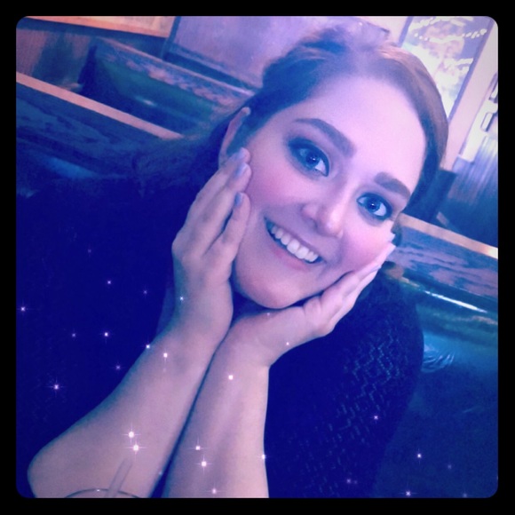 Meet your Posher, Emily - Picture 1 of 1